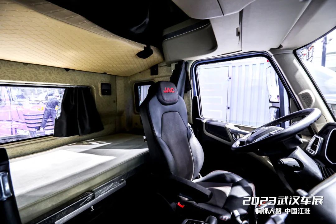 23110619z8fv.jpg 23110619z8fv.jpg